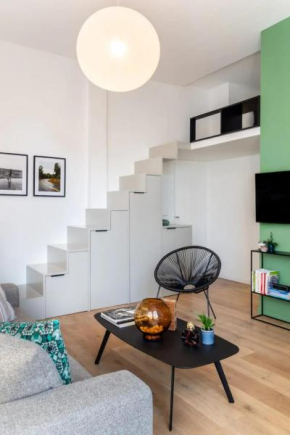 Studio on Les Champs Elysées